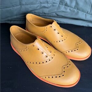 Classic Tan Men's Biion Gold Shoes